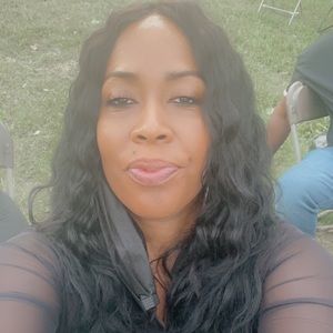 Meet your Posher, Elisa